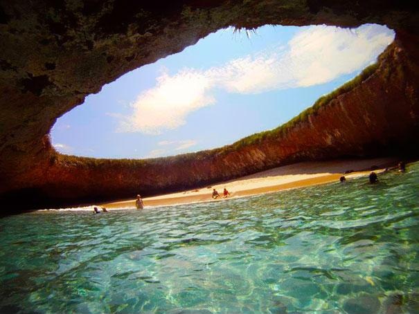 hidden-beach-marieta-islands-mexico-2