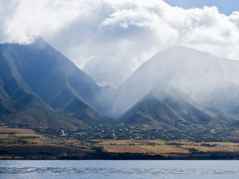 maui-hawaii-island-mountians