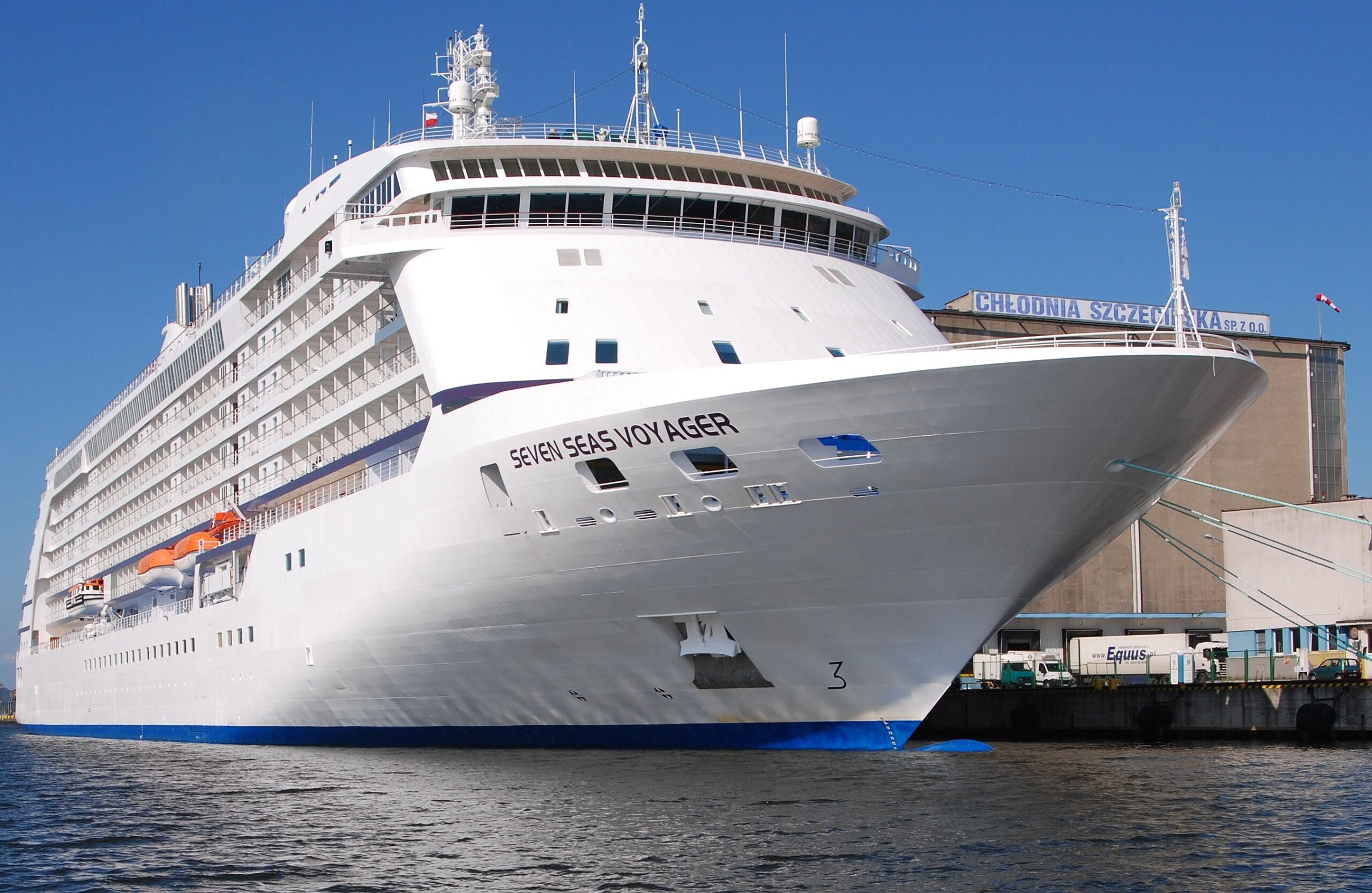MS_Seven_Seas_Voyager_1.jpg