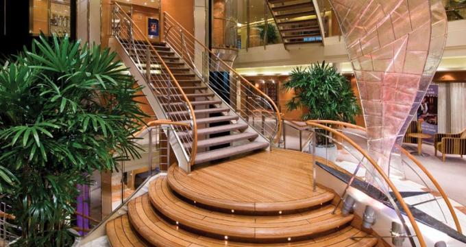 Seven-Seas-Voyager.jpg